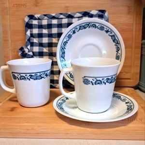 Corelle Old Town Blue Set of 2 Cups and Saucers (4pcs) Blue Onion Danube White